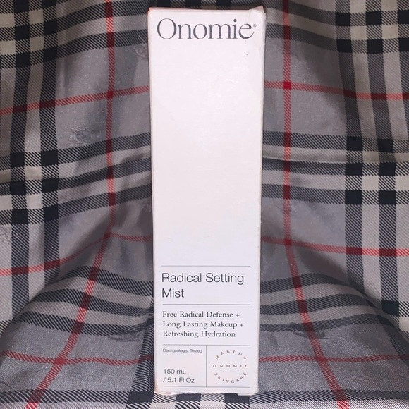 Onomie Radical Setting Mist Free Radical Defense+Long Lasting Makeup+Refreshing - Picture 2 of 6